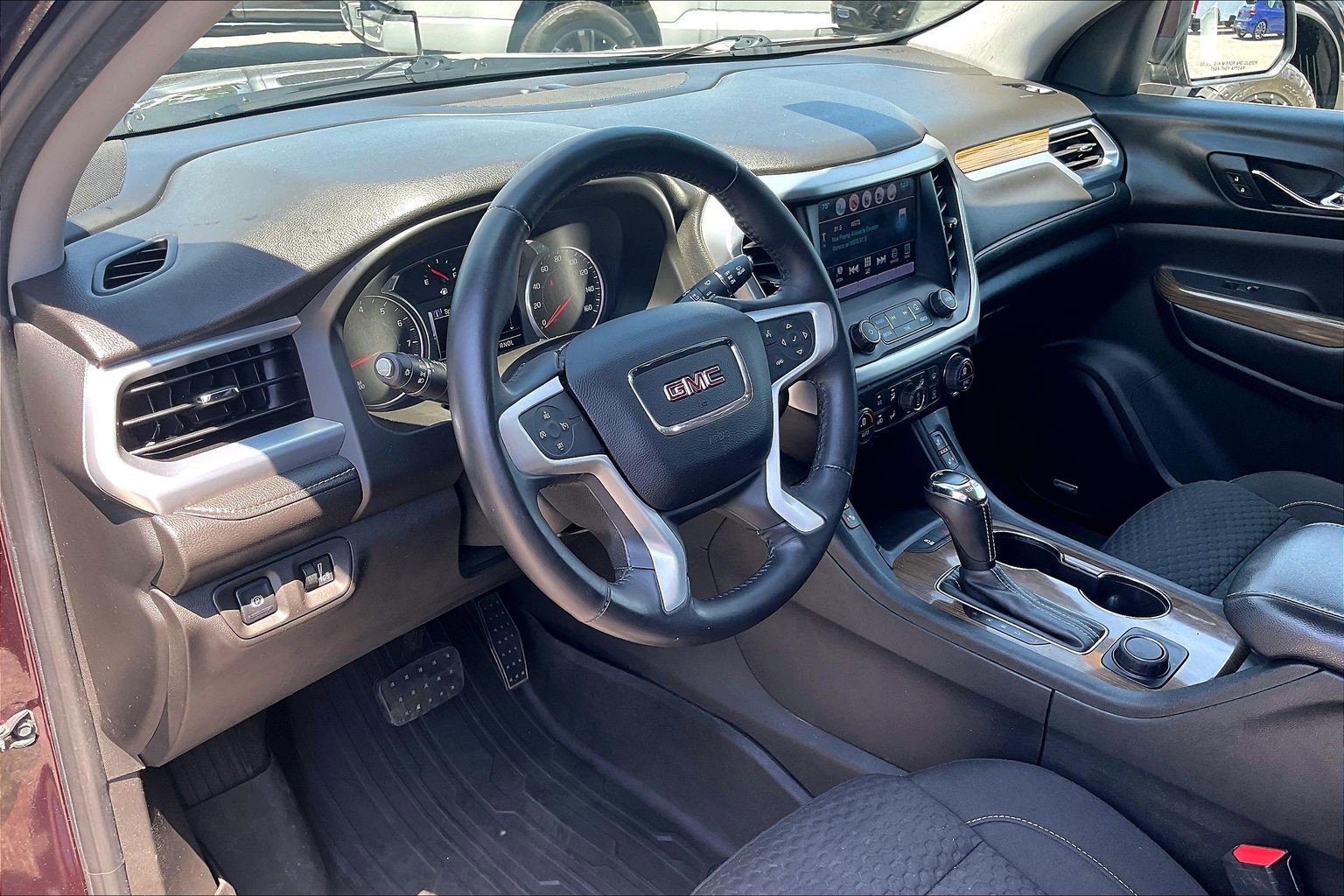 Used 2017 GMC Acadia SLE w/ LPO, Floor Liner Package FWD image 13
