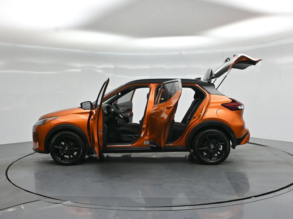 Used 2023 Nissan Kicks SR FWD image 31