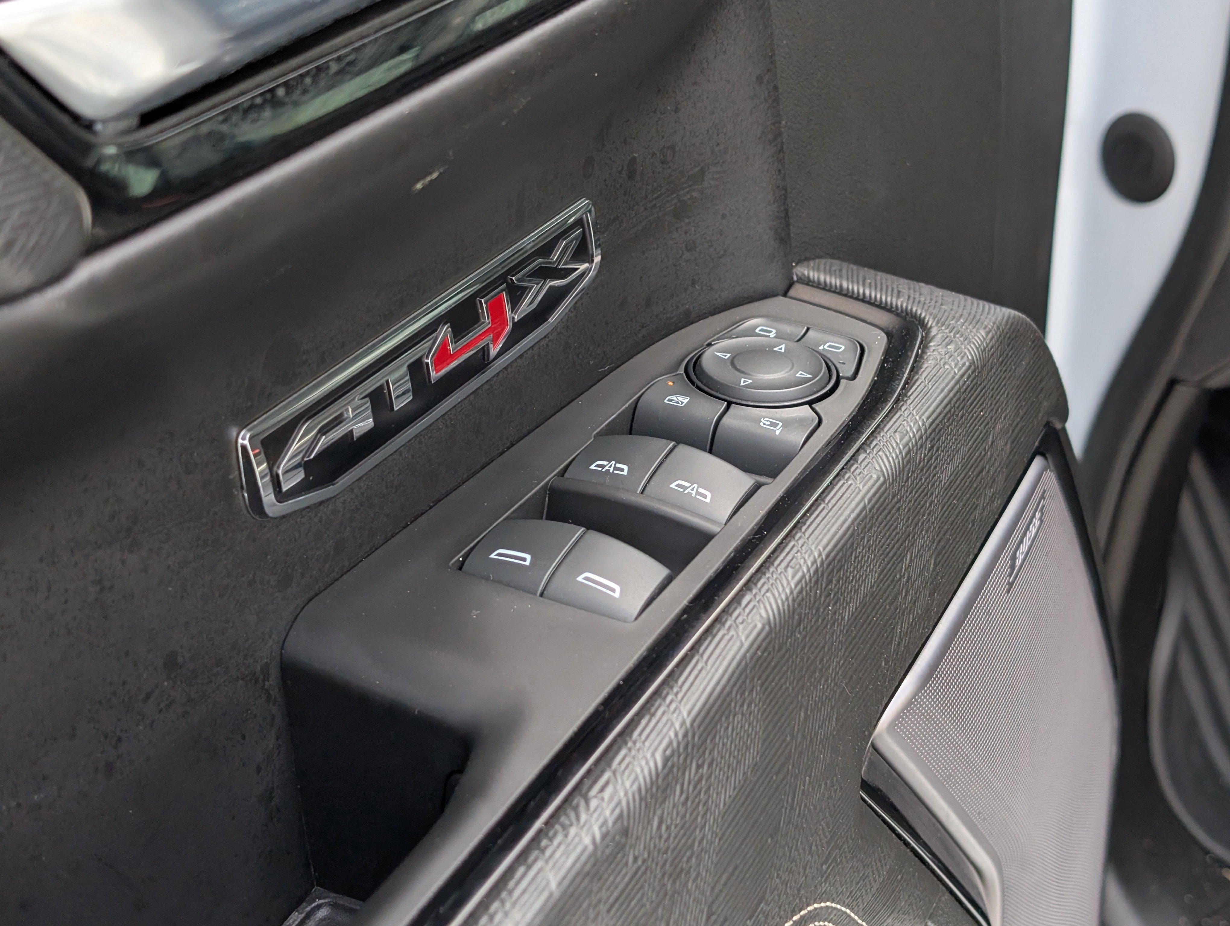 Used 2023 GMC Sierra 1500 AT4X image 17