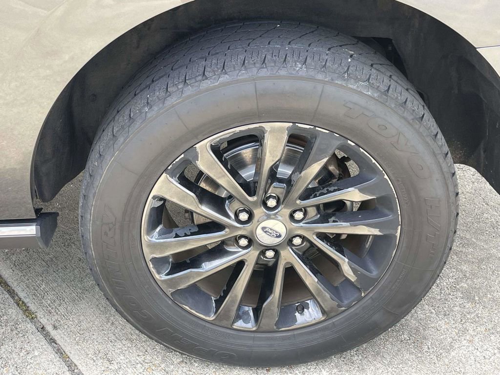 Certified 2019 Ford Expedition Limited w/ Equipment Group 301A RWD image 9