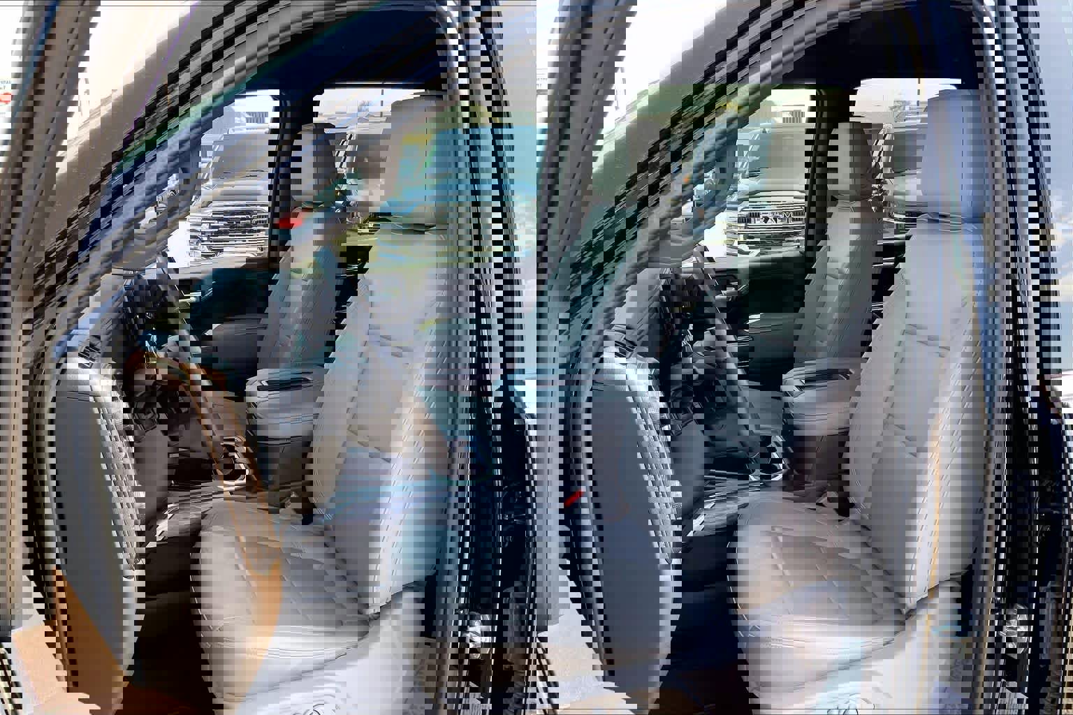 Used 2022 Chevrolet Silverado 2500 LTZ w/ LTZ Convenience Package image 10