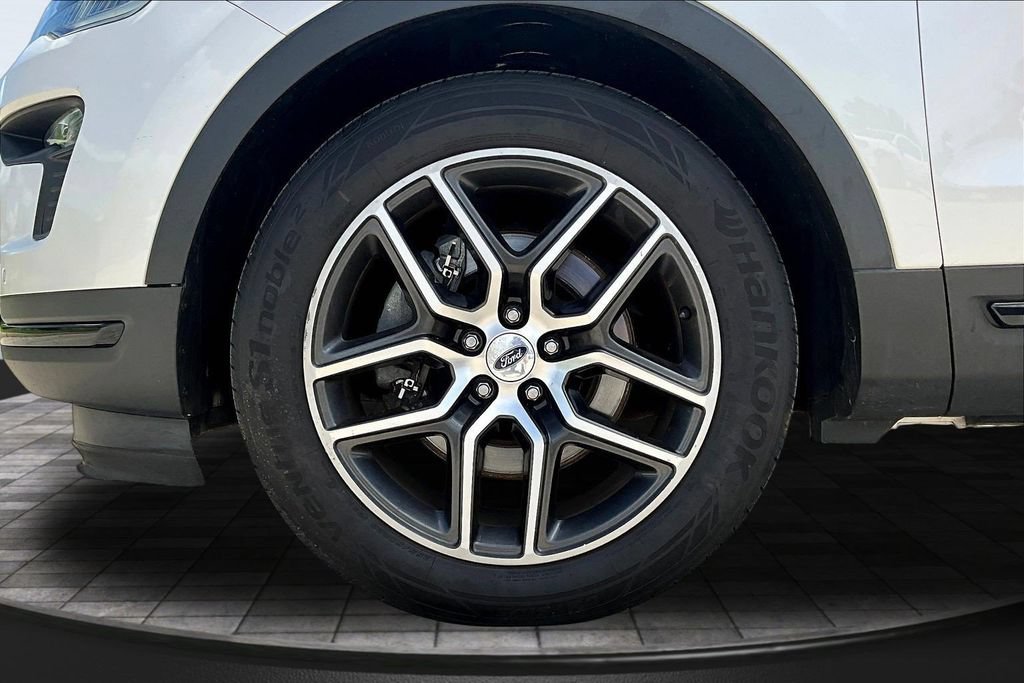 Certified 2019 Ford Explorer Sport AWD/4WD image 32