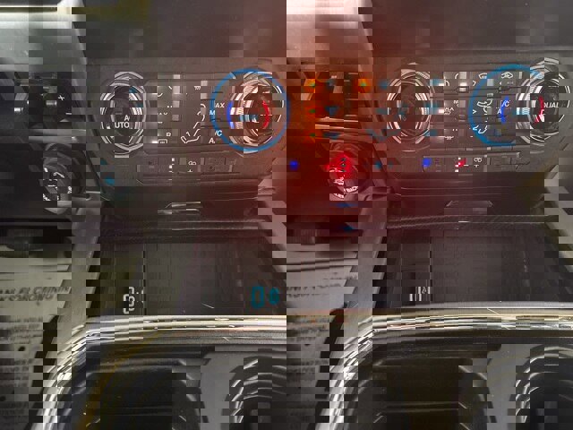 Certified 2020 Ford F250 Platinum w/ Tremor Off-Road Package image 16