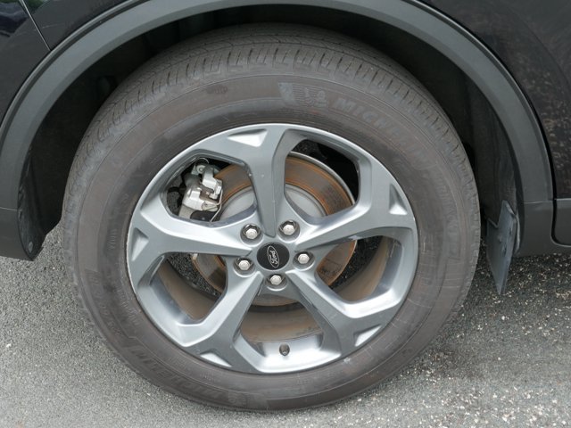 Certified 2025 Ford Escape ST-Line AWD/4WD image 9