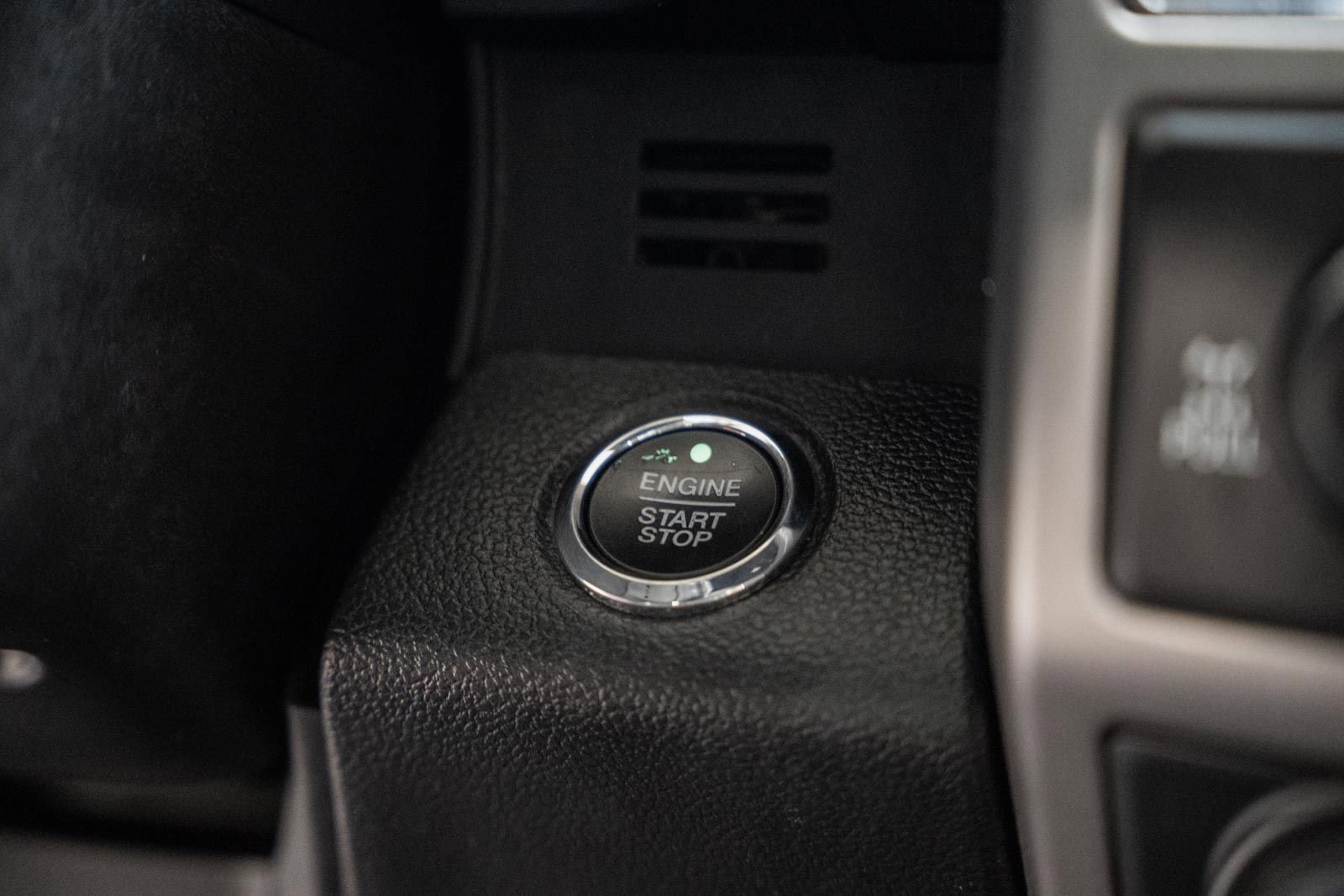 Certified 2018 Ford F150 Platinum w/ Equipment Group 701A Luxury image 36