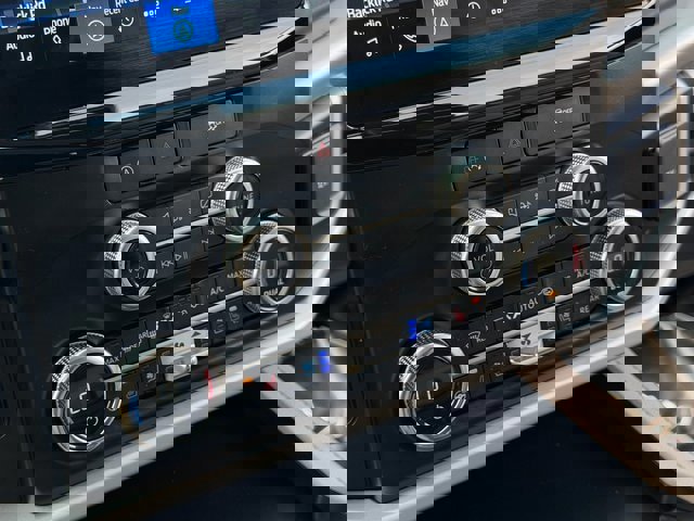 Certified 2024 Ford Expedition Max XLT image 30