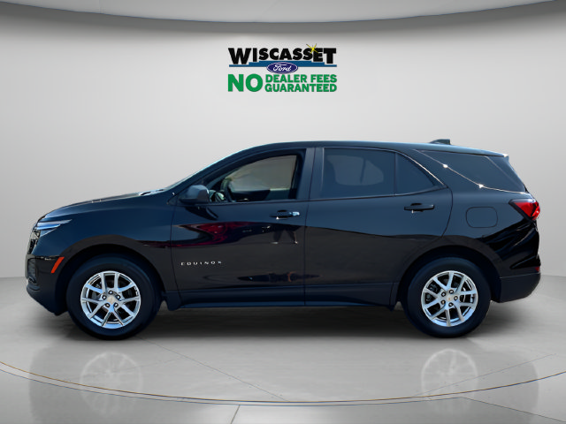 Used 2024 Chevrolet Equinox LS w/ LS Convenience Package AWD/4WD image 2