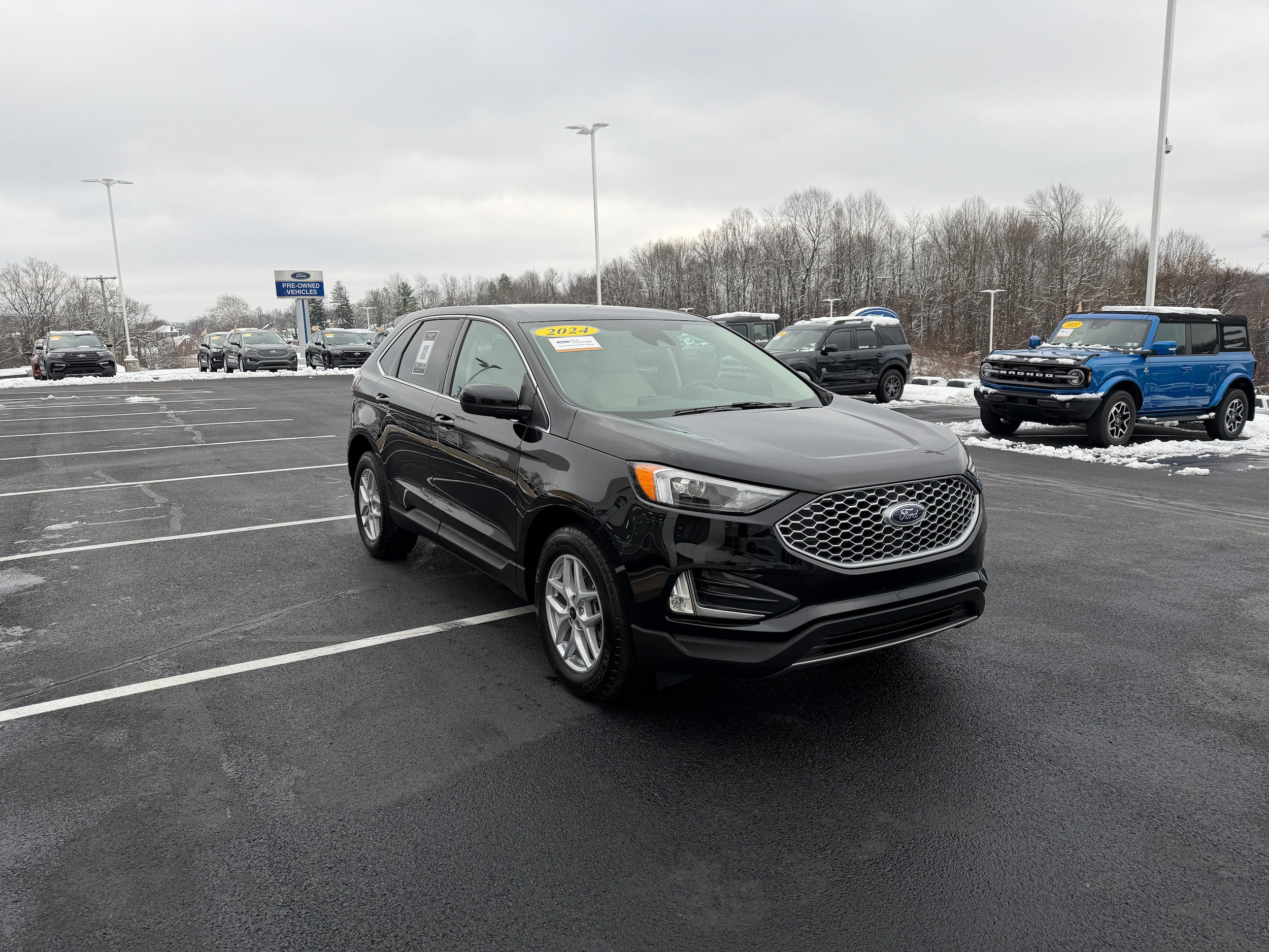 Certified 2024 Ford Edge SEL w/ Convenience Package AWD/4WD image 3
