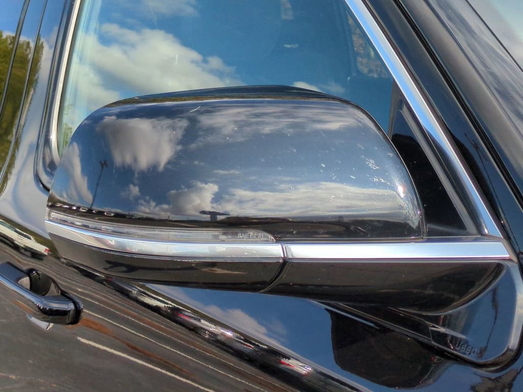 Used 2024 Jeep Wagoneer L Series II w/ Flexible Seating Group image 14