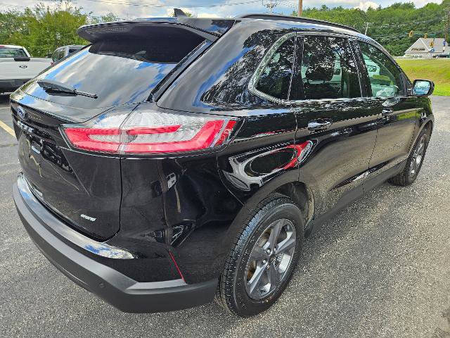 Certified 2022 Ford Edge SEL w/ Sport Appearance Package image 3