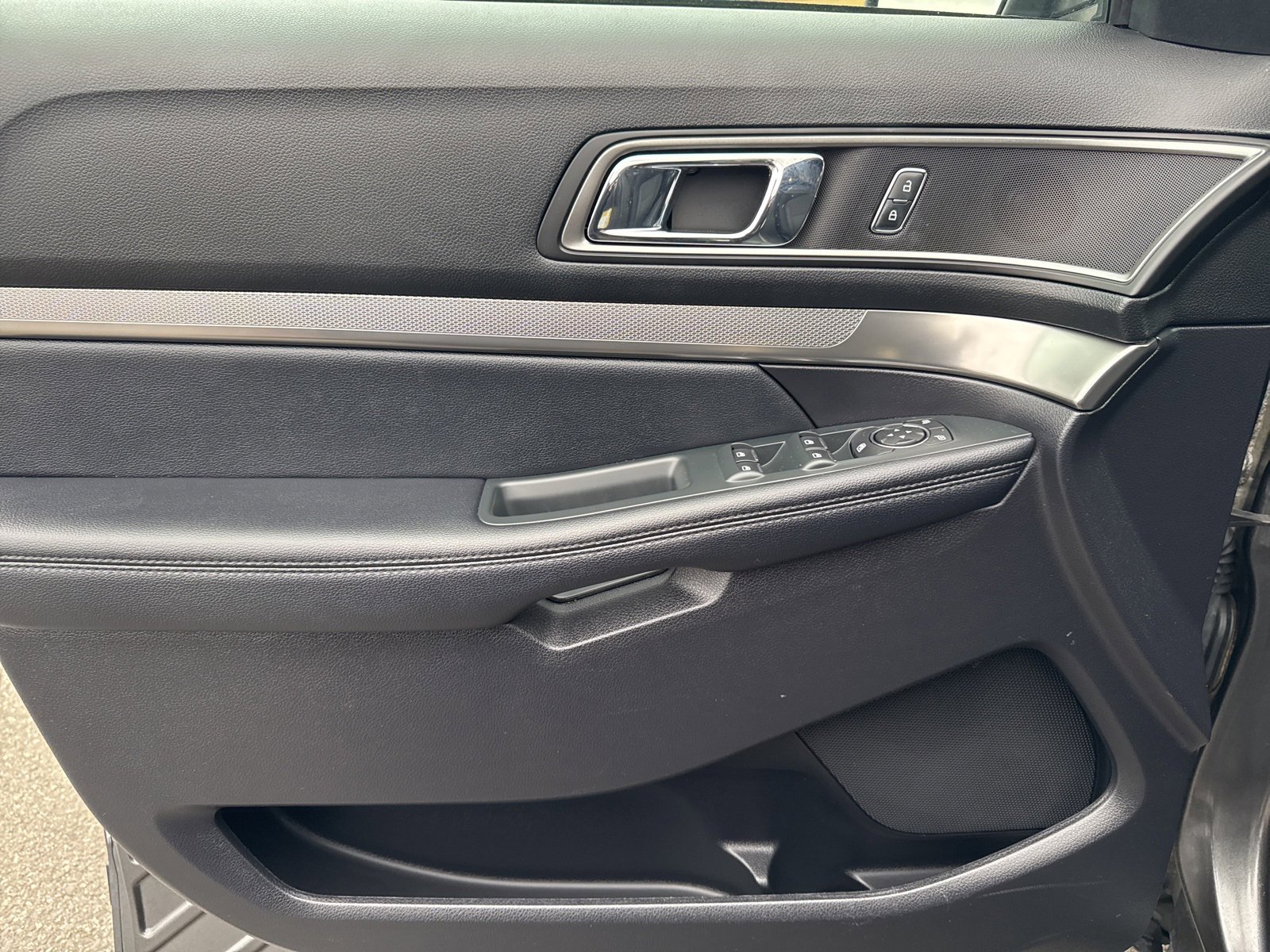 Certified 2019 Ford Explorer XLT image 24