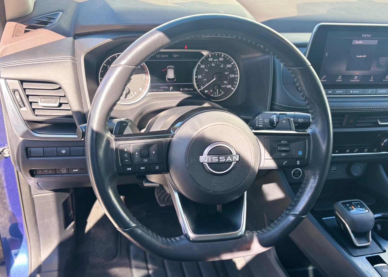 Used 2023 Nissan Rogue SV w/ SV Premium B Package image 32