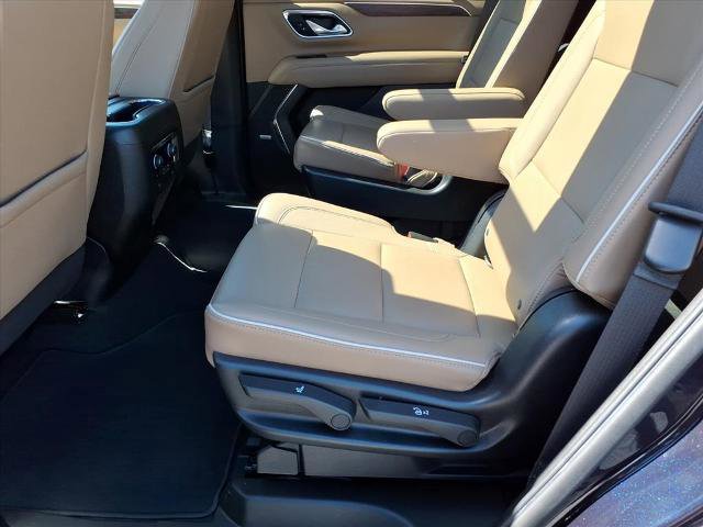 Used 2022 Chevrolet Tahoe Premier w/ Premium Package AWD/4WD image 10