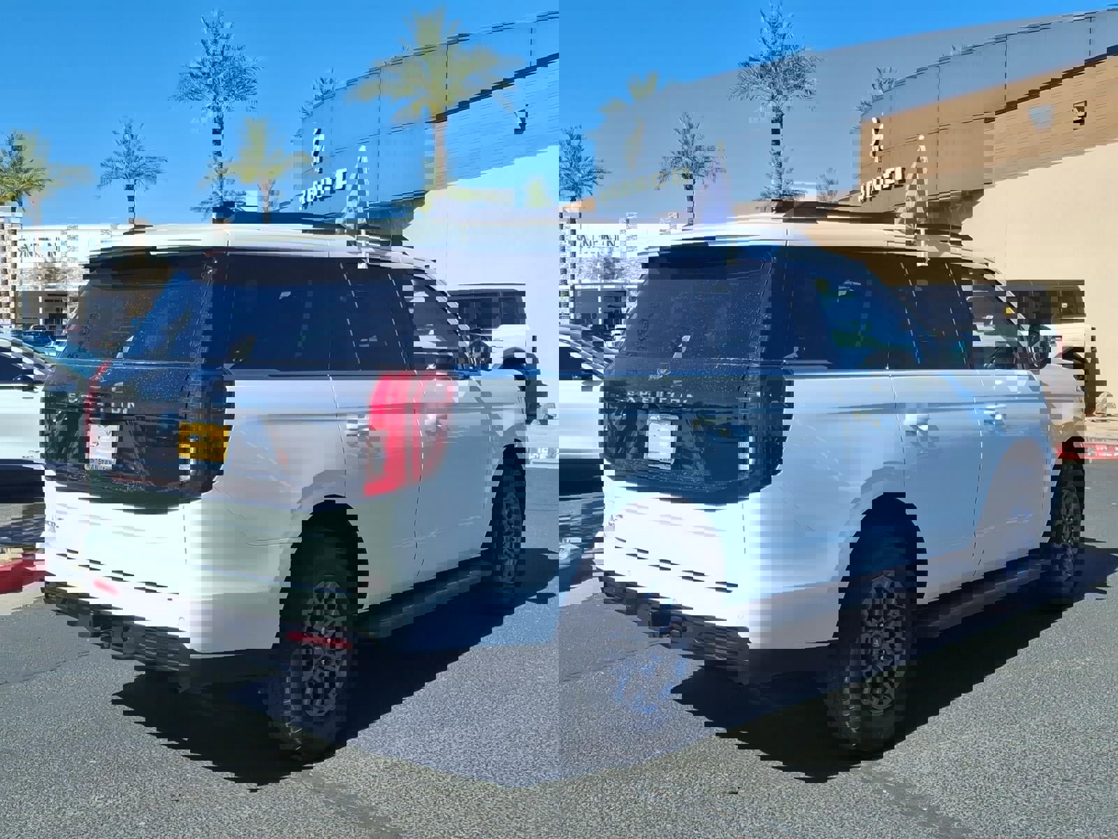 Certified 2025 Ford Expedition Active image 5