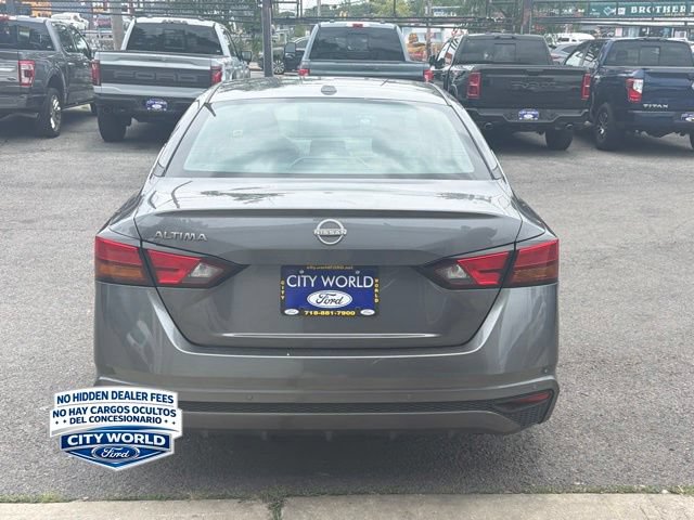 Used 2025 Nissan Altima 2.5 SV FWD image 3