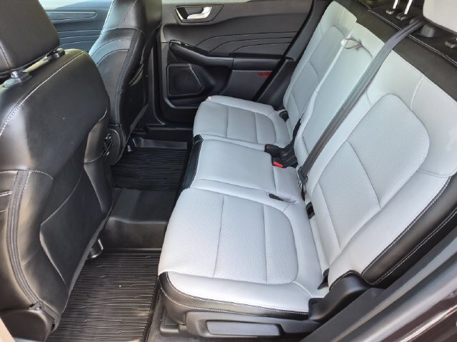 Certified 2023 Ford Escape Platinum AWD/4WD image 18