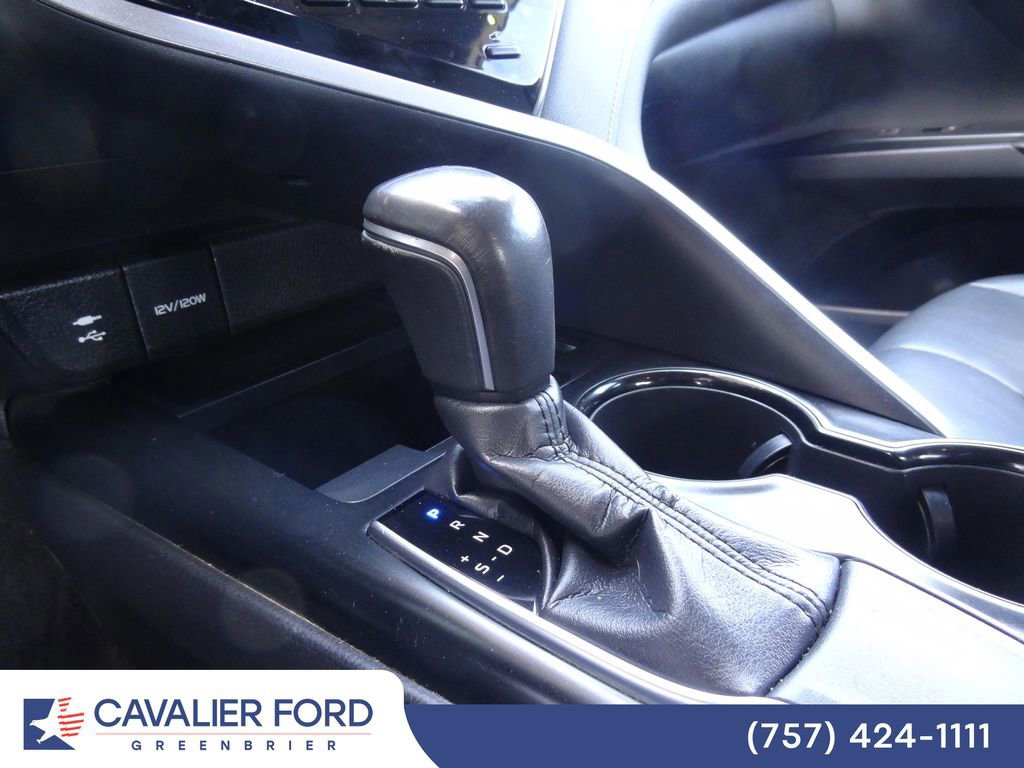 Used 2019 Toyota Camry SE FWD image 25