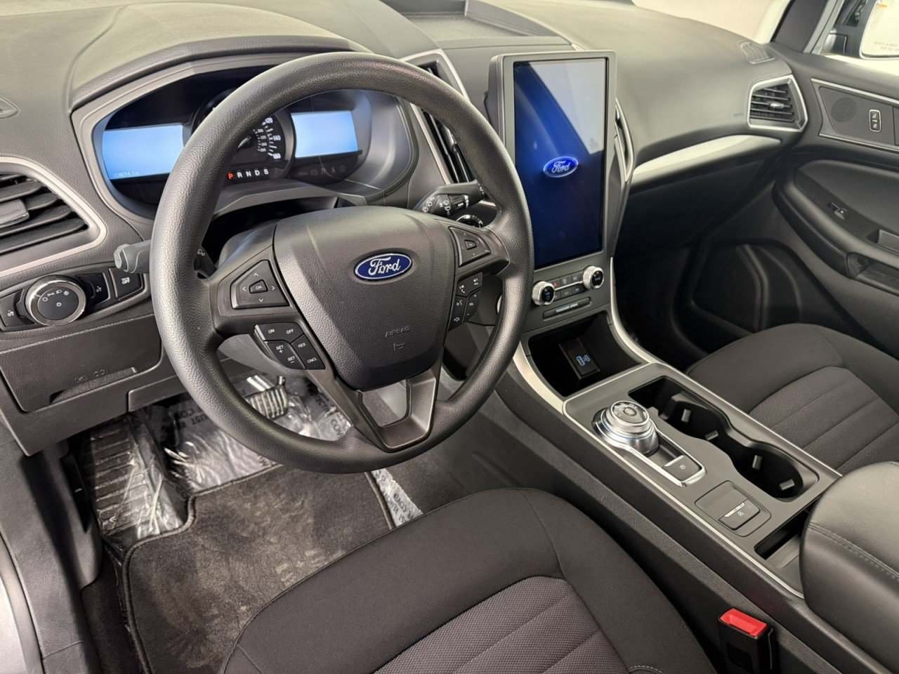 Certified 2024 Ford Edge SE w/ Black Appearance Package image 14