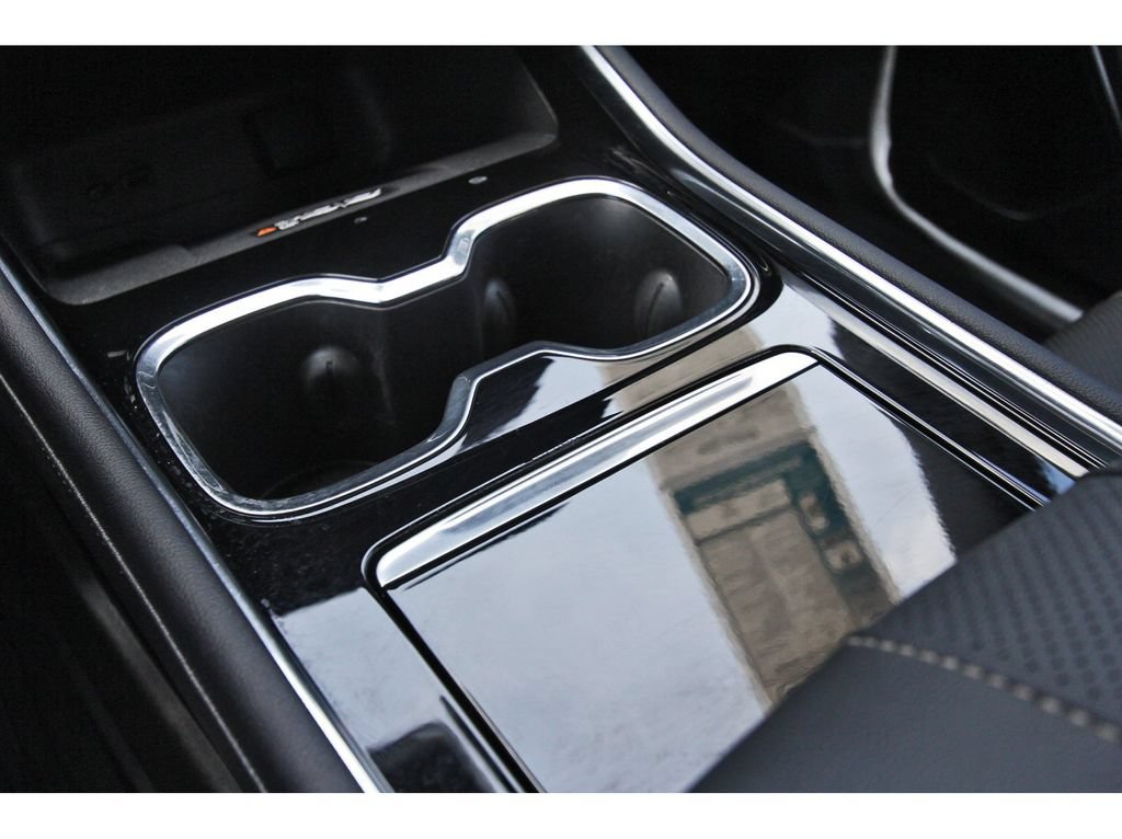 Used 2025 Chevrolet Traverse High Country w/ LPO, Floor Liner Package FWD image 31