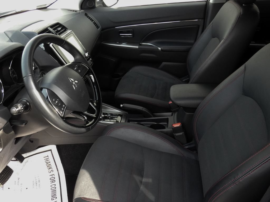 Used 2025 Mitsubishi Outlander Sport AWD image 8