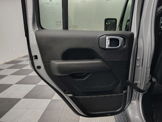 Used 2021 Jeep Wrangler Unlimited Sahara AWD/4WD image 23