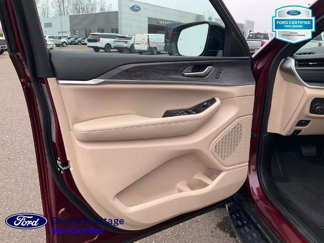 Used 2024 Jeep Grand Cherokee Limited w/ Luxury Tech Group II AWD/4WD image 24