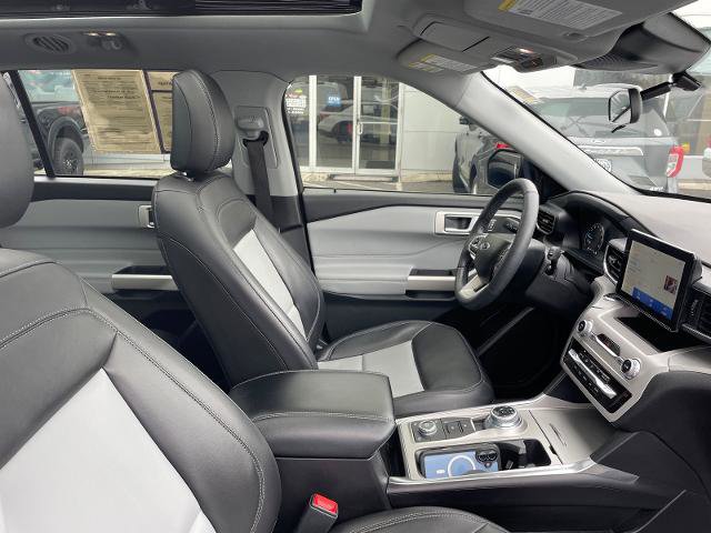 Certified 2023 Ford Explorer XLT w/ Equipment Group 202A image 36