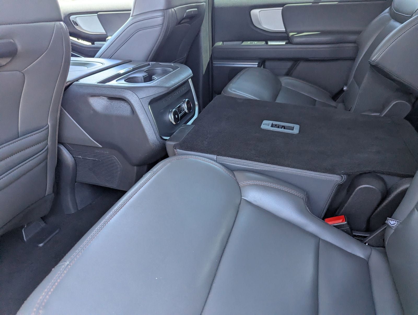 Certified 2025 Ford Expedition Active AWD/4WD image 15