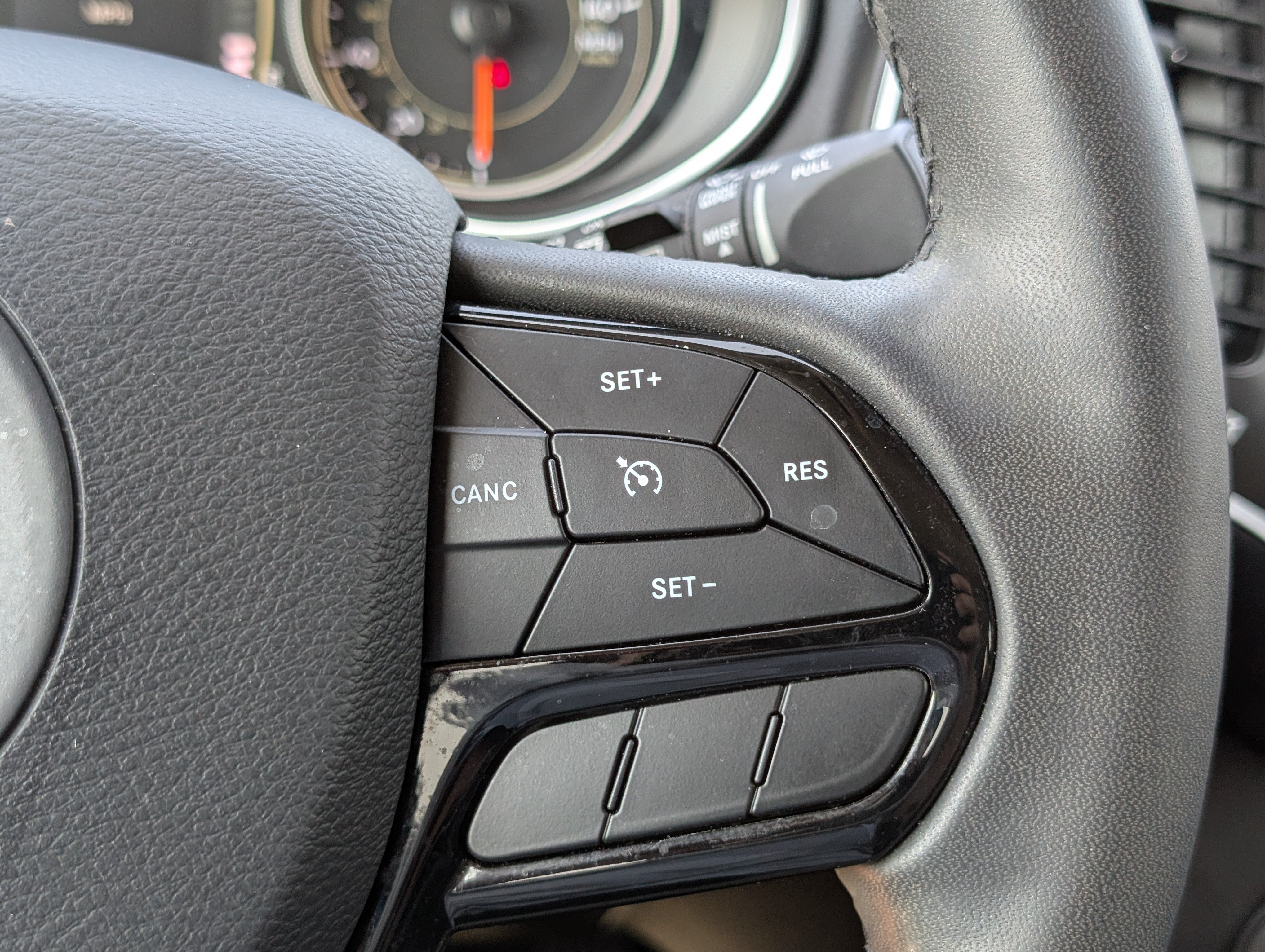 Used 2020 Jeep Cherokee Latitude Plus FWD image 24
