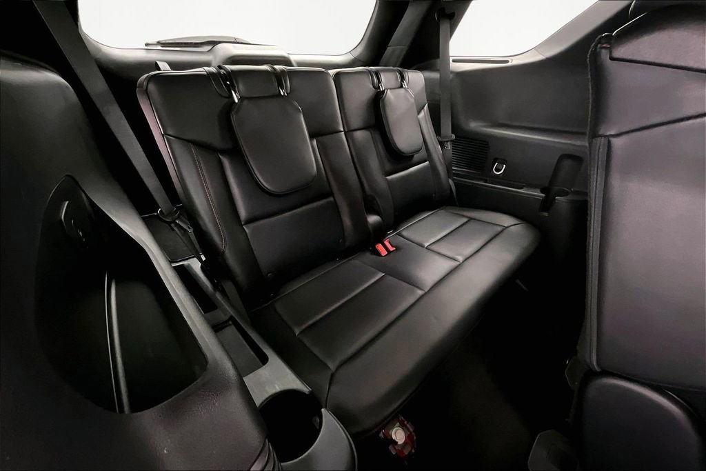 Certified 2025 Ford Explorer ST-Line w/ ST-Line Street Pack image 28