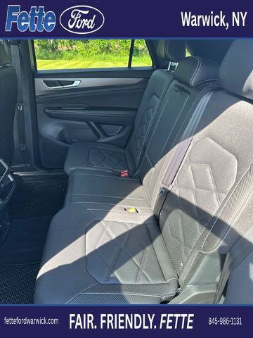 Used 2024 Volkswagen Atlas Cross Sport SE AWD/4WD image 15