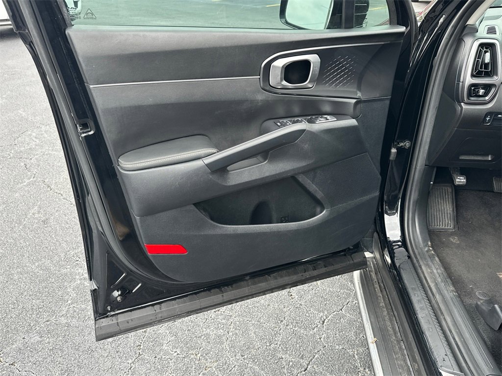 Used 2023 Kia Sorento S w/ Panoramic Sunroof Package image 10