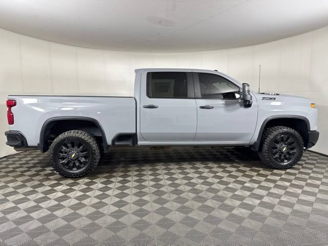 Used 2024 Chevrolet Silverado 2500 Custom w/ Custom Value Package AWD/4WD image 2