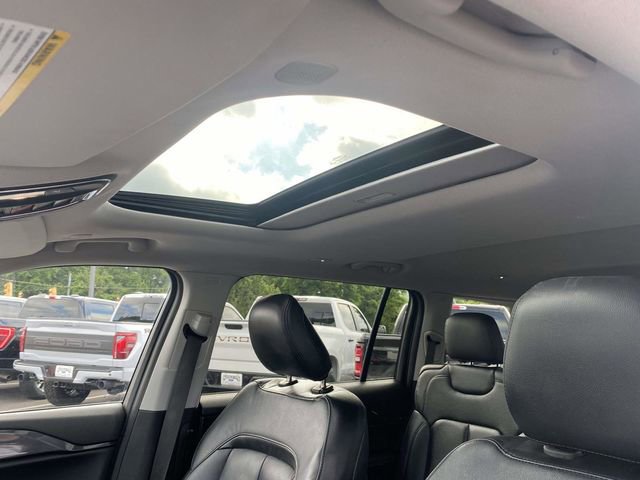 Used 2023 Jeep Grand Cherokee L Laredo w/ Luxury Tech Group I AWD/4WD image 17