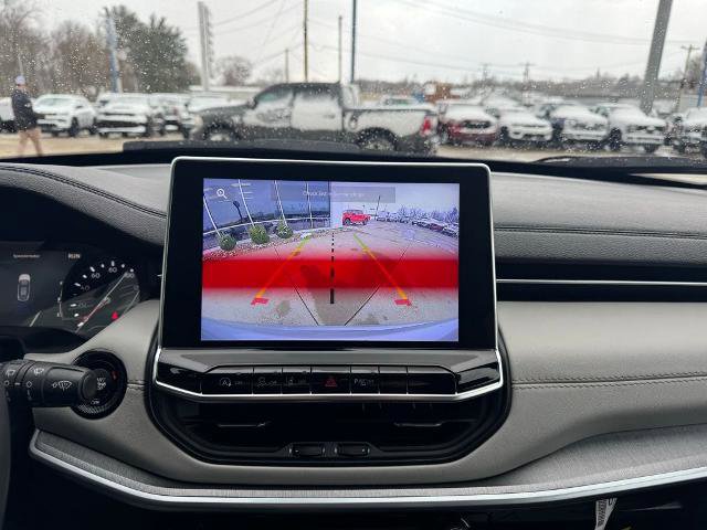 Used 2025 Jeep Compass Limited image 13