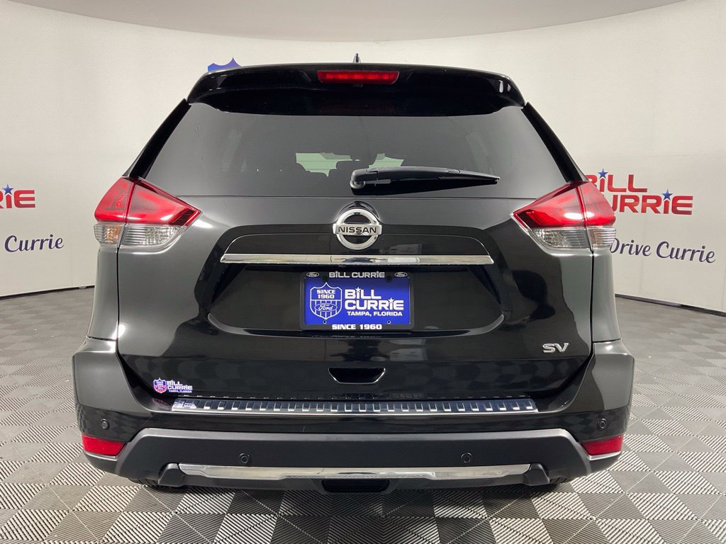 Used 2019 Nissan Rogue SV w/ Premium Package FWD image 4