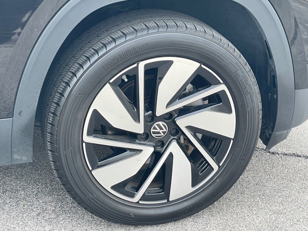 Used 2025 Volkswagen Atlas SE image 10