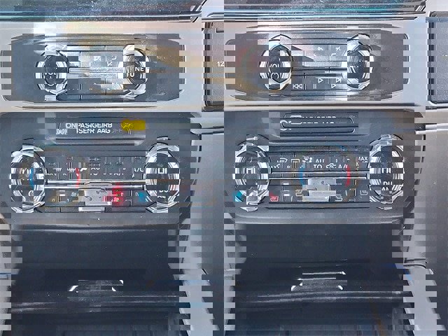 Certified 2022 Ford F250 Lariat w/ Black Appearance Package image 17