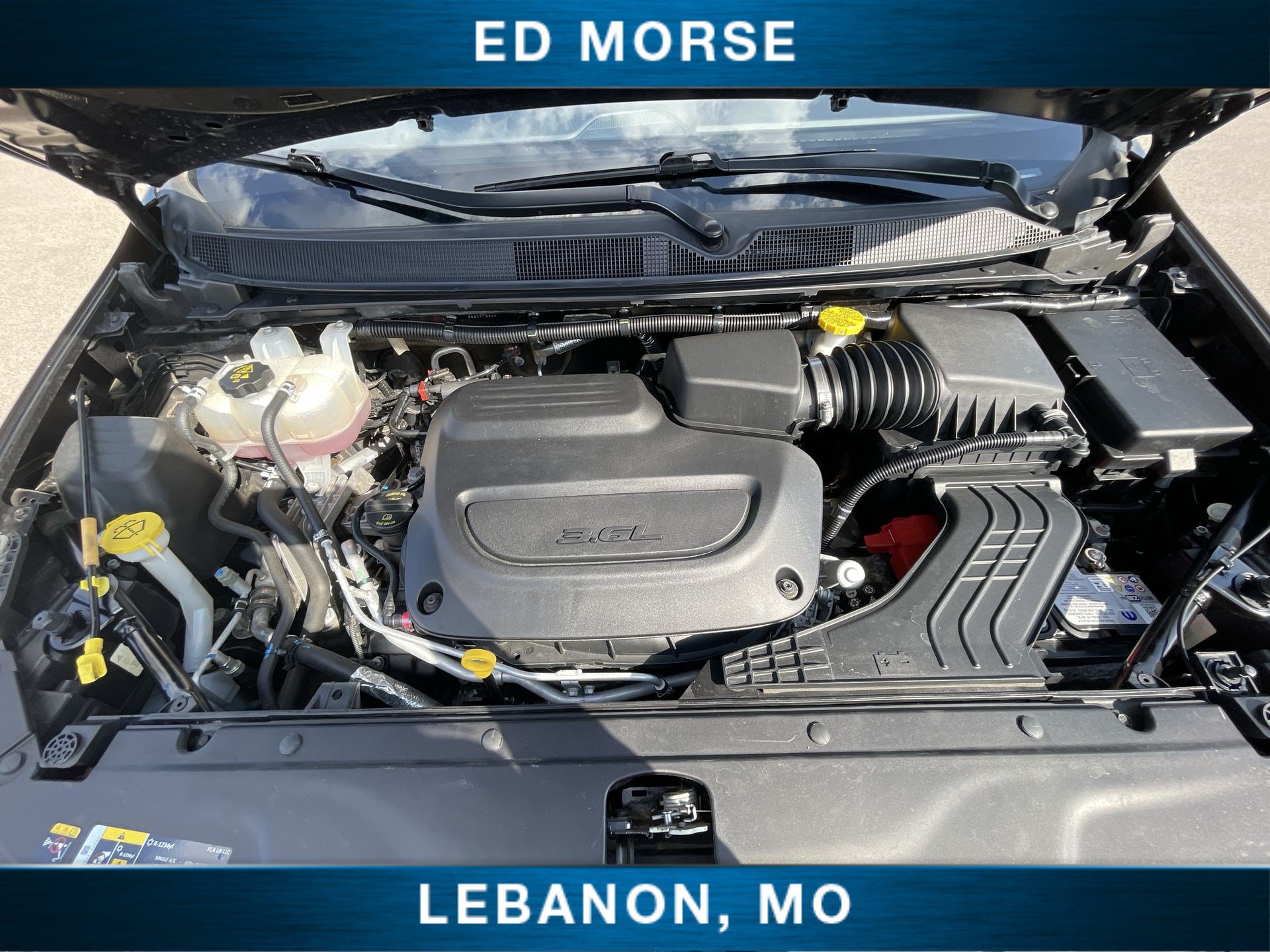 Used 2025 Chrysler Pacifica Select FWD image 27