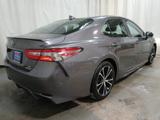 Used 2019 Toyota Camry SE image 4