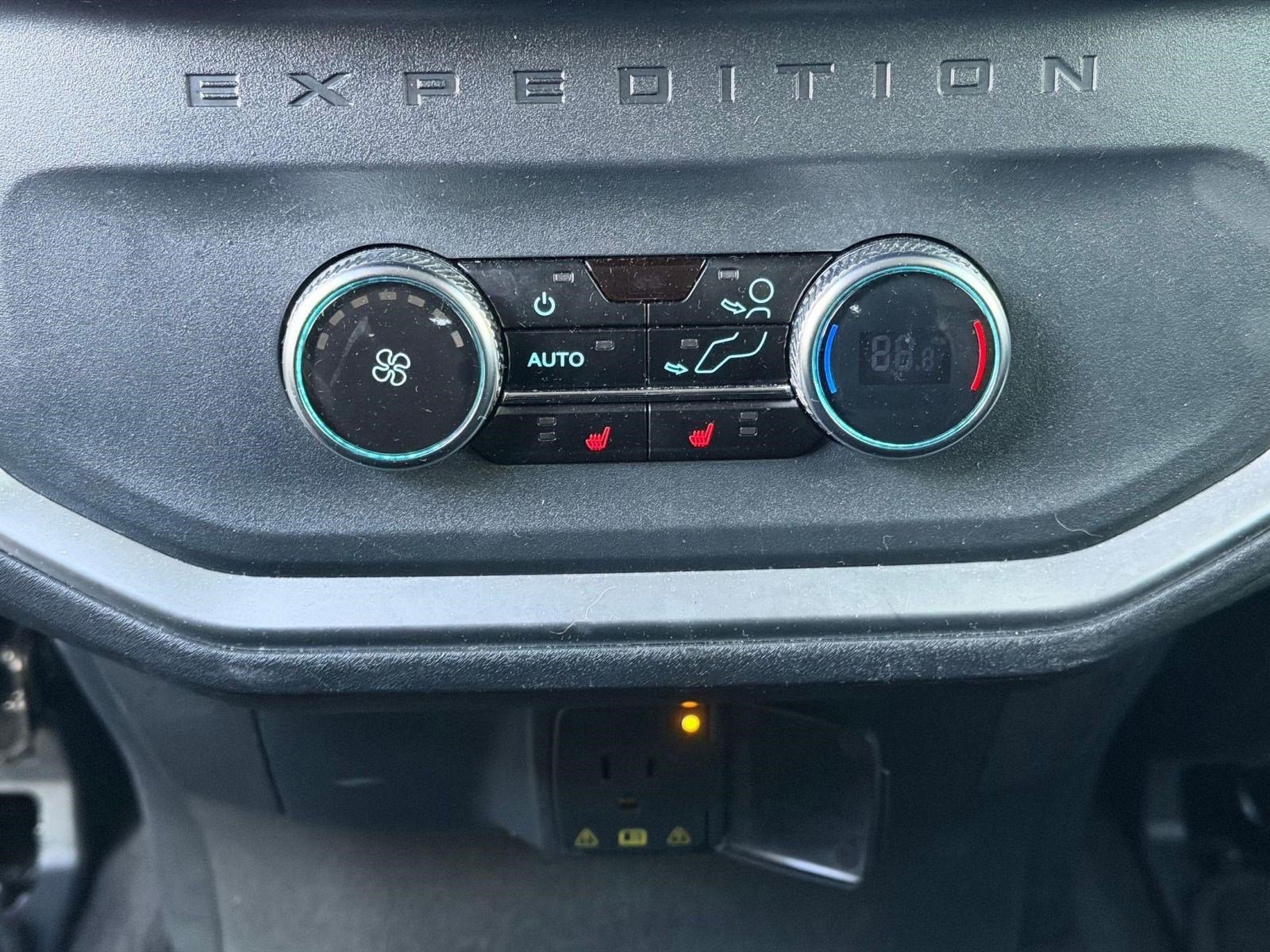 Certified 2025 Ford Expedition Platinum image 25