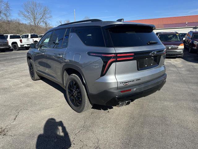Used 2025 Chevrolet Traverse LT w/ Midnight/Sport Edition image 5