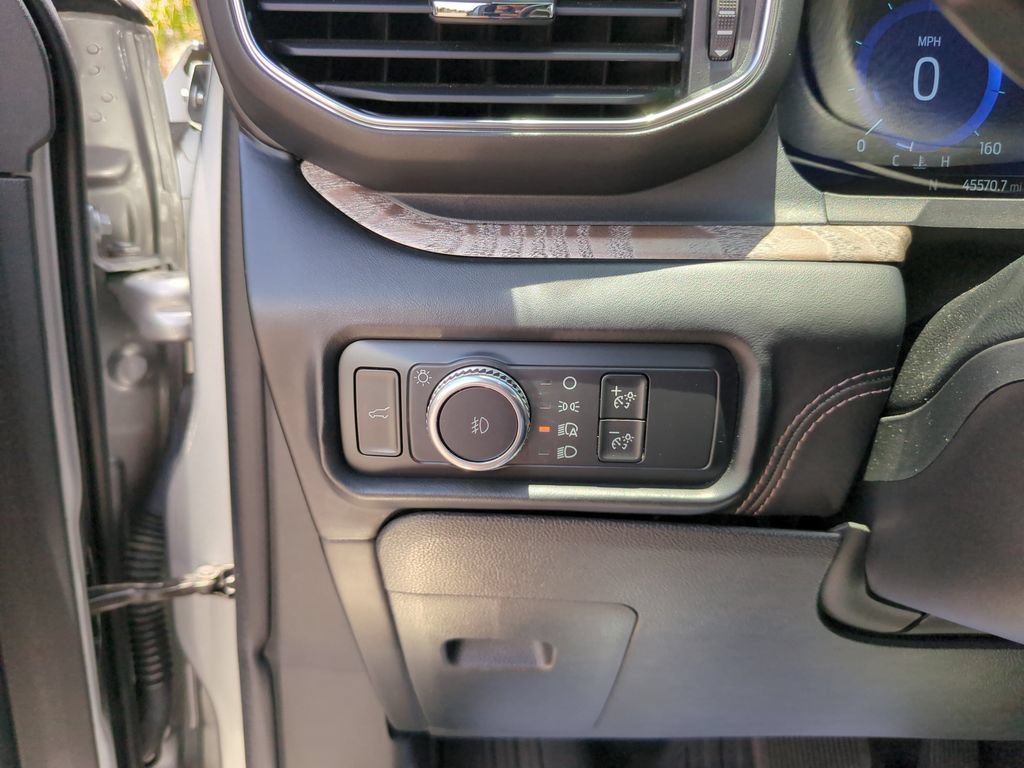Certified 2022 Ford Explorer Platinum w/ Equipment Group 601A AWD/4WD image 32