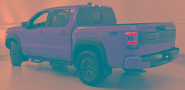 Used 2025 Nissan Frontier PRO-4X AWD/4WD image 4