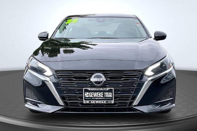 Used 2025 Nissan Altima 2.5 SV FWD image 3