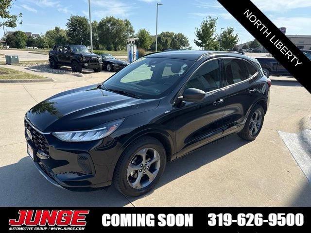 Certified 2023 Ford Escape ST-Line w/ Tech Pack #1 AWD/4WD image 3