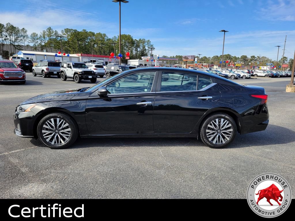 Used 2024 Nissan Altima 2.5 SV image 2