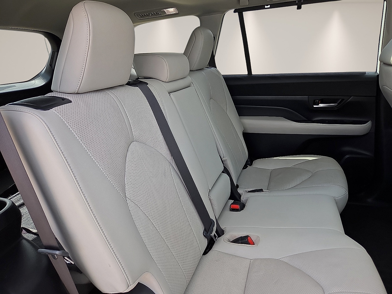 Used 2024 Toyota Grand Highlander AWD Hybrid image 9