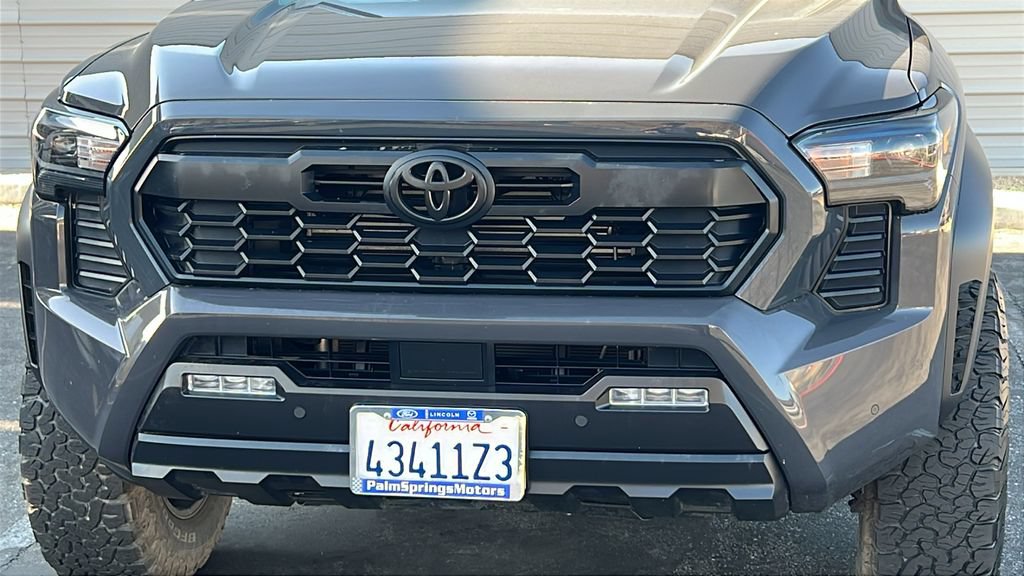 Used 2024 Toyota Tacoma TRD Off-Road w/ TRD Off Road Upgrade Package AWD/4WD image 3