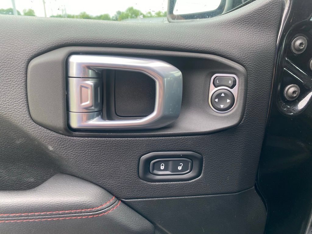 Used 2022 Jeep Wrangler Unlimited Rubicon w/ LED Lighting Group AWD/4WD image 13